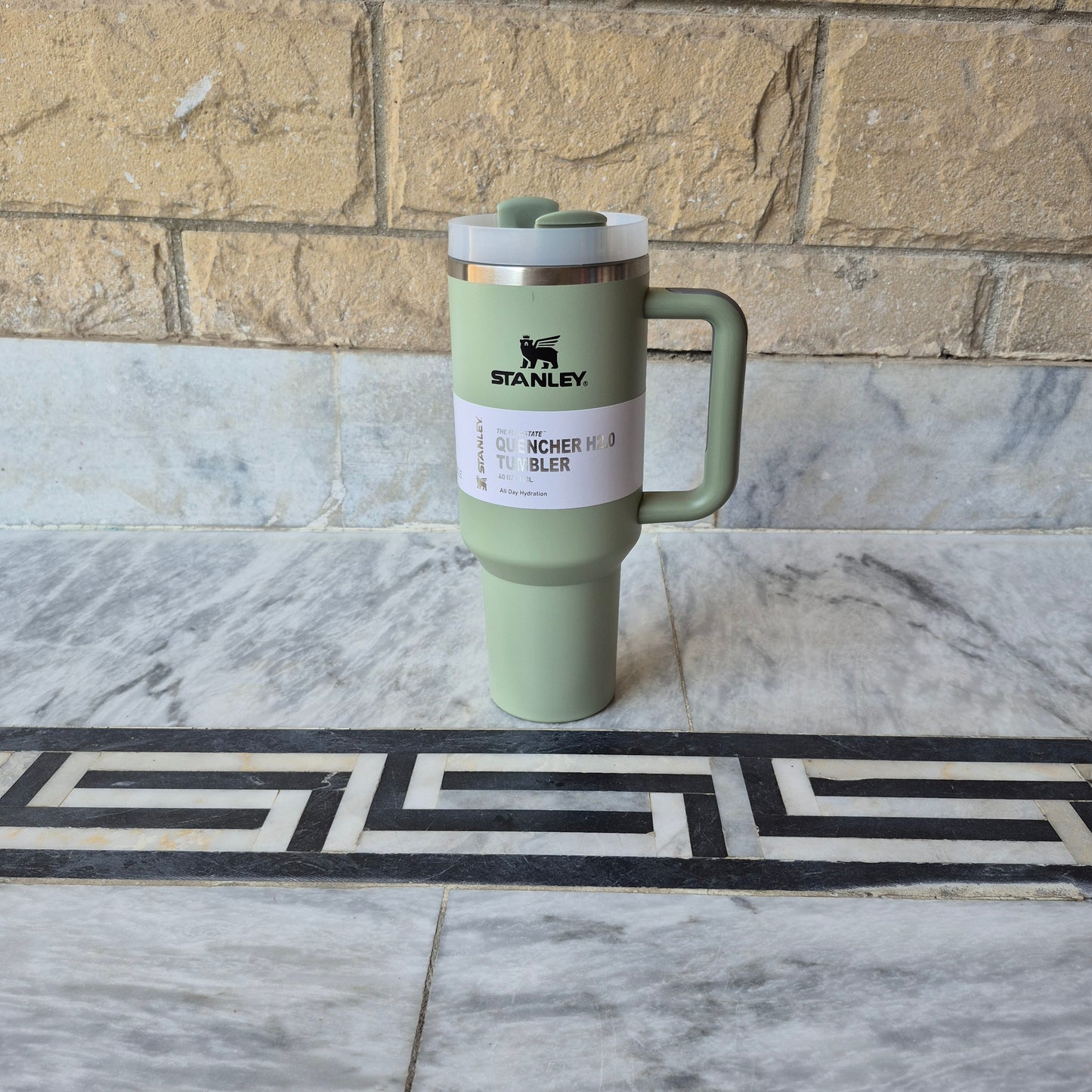 The Quencher H2.0 Flowstate Tumbler 40oz