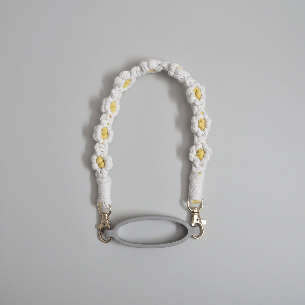 Tumbler Hanging Hand Made Daisy Flower (fits all size tumbler)