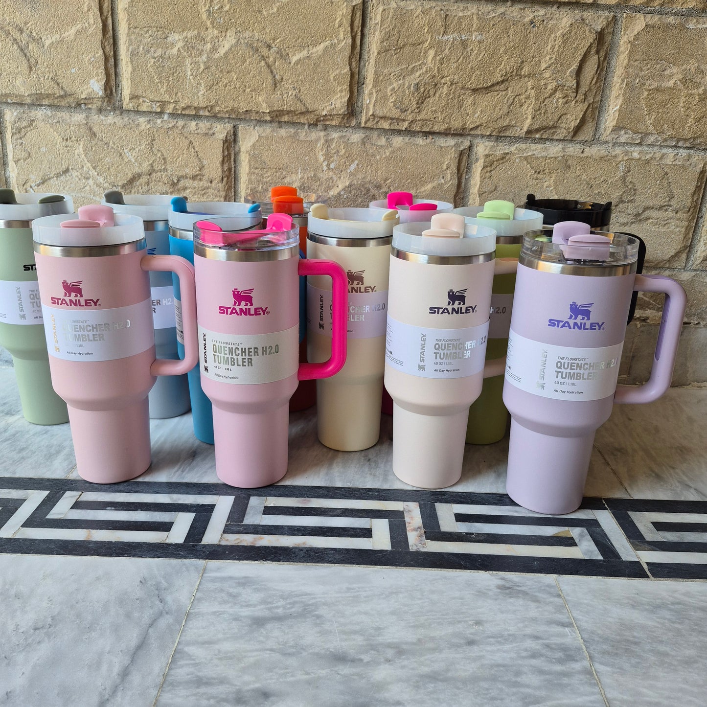 The Quencher H2.0 Flowstate Tumbler 40oz