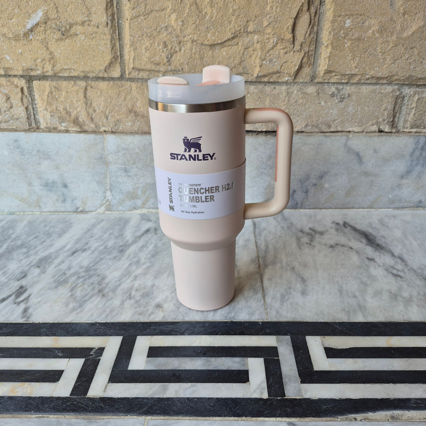 The Quencher H2.0 Flowstate Tumbler 40oz