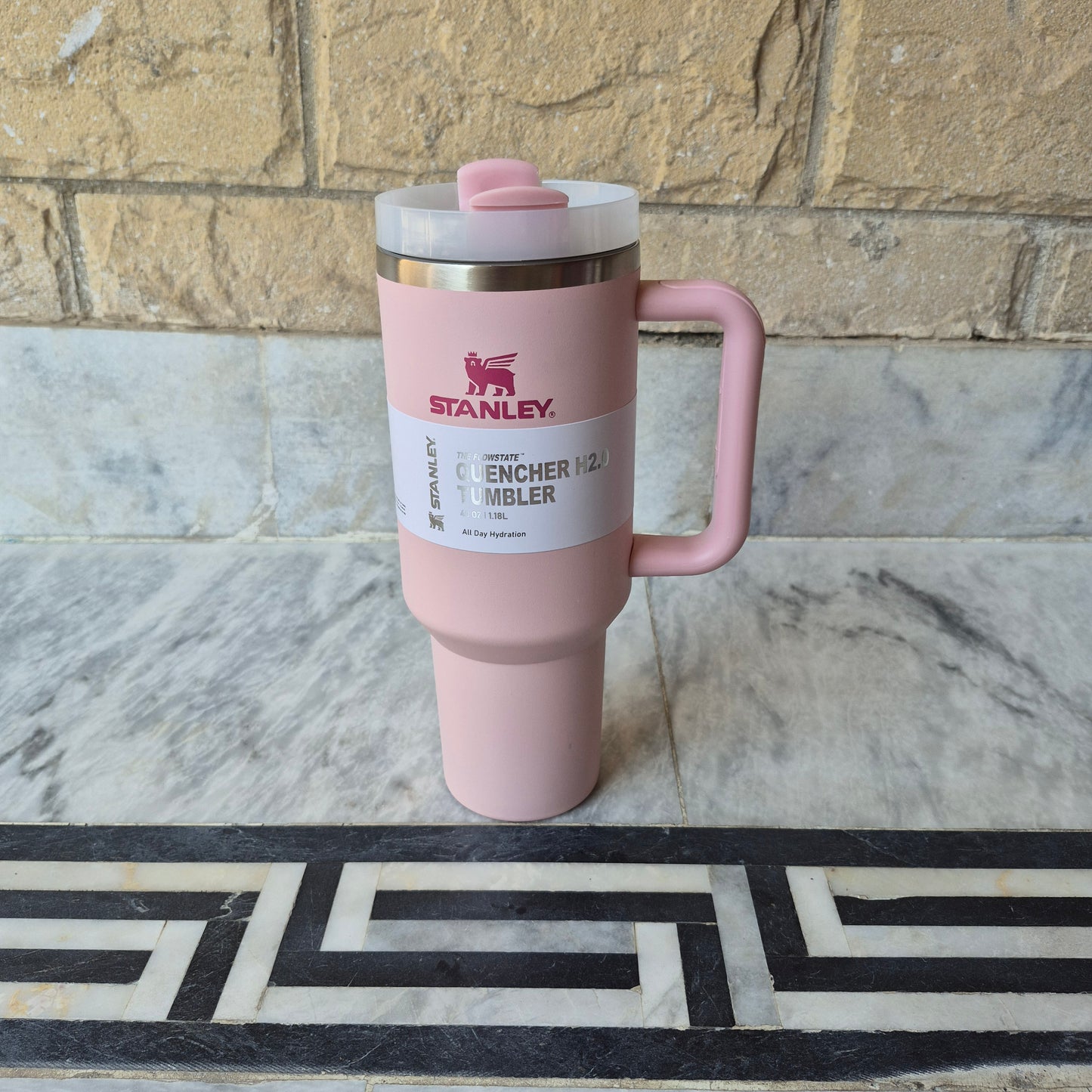 The Quencher H2.0 Flowstate Tumbler 40oz