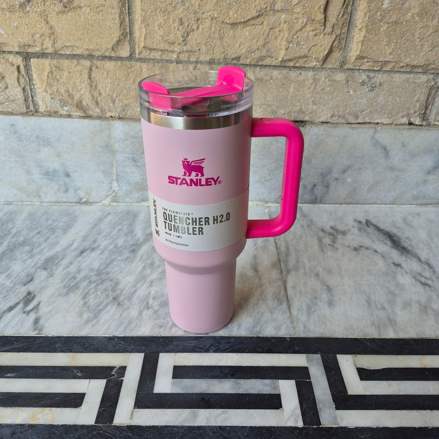The Quencher H2.0 Flowstate Tumbler 40oz