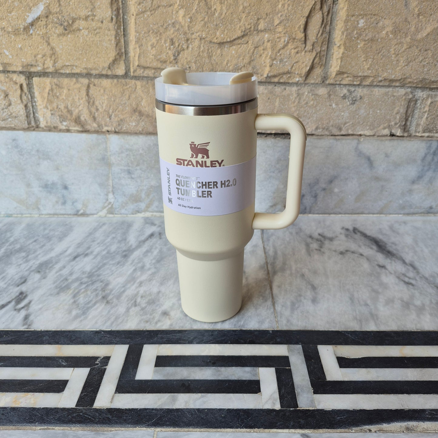 The Quencher H2.0 Flowstate Tumbler 40oz